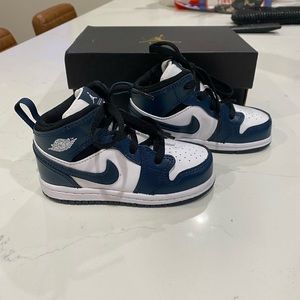 BRAND NEW Toddler Jordan 1 MID 8C